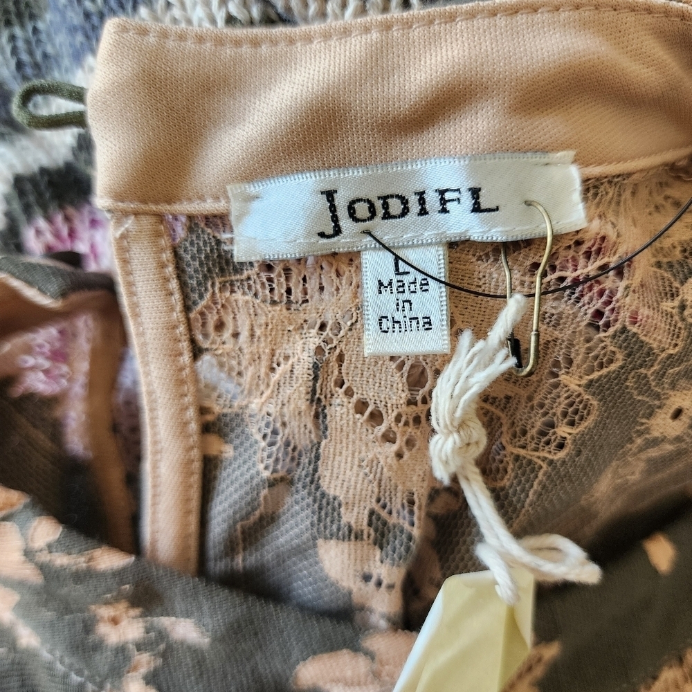 NWT Jodifl Eyelash Lace Floral Chevron Tunic Top Women's Size Large L Boho New - Picture 8 of 10